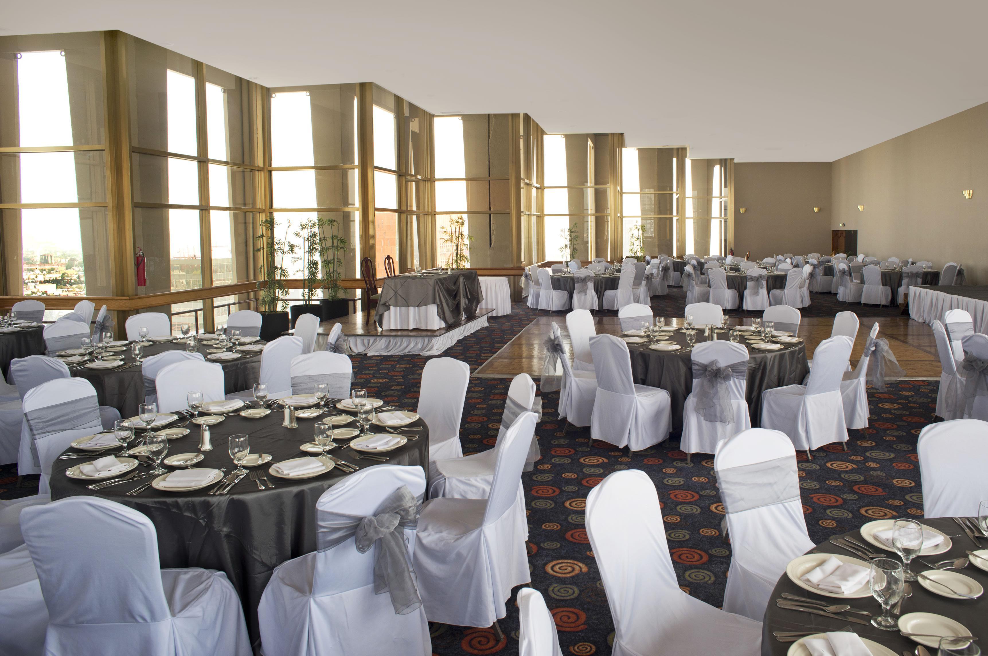 Fiesta Americana Reforma Meksika Dış mekan fotoğraf The ballroom at the Sheraton Centre