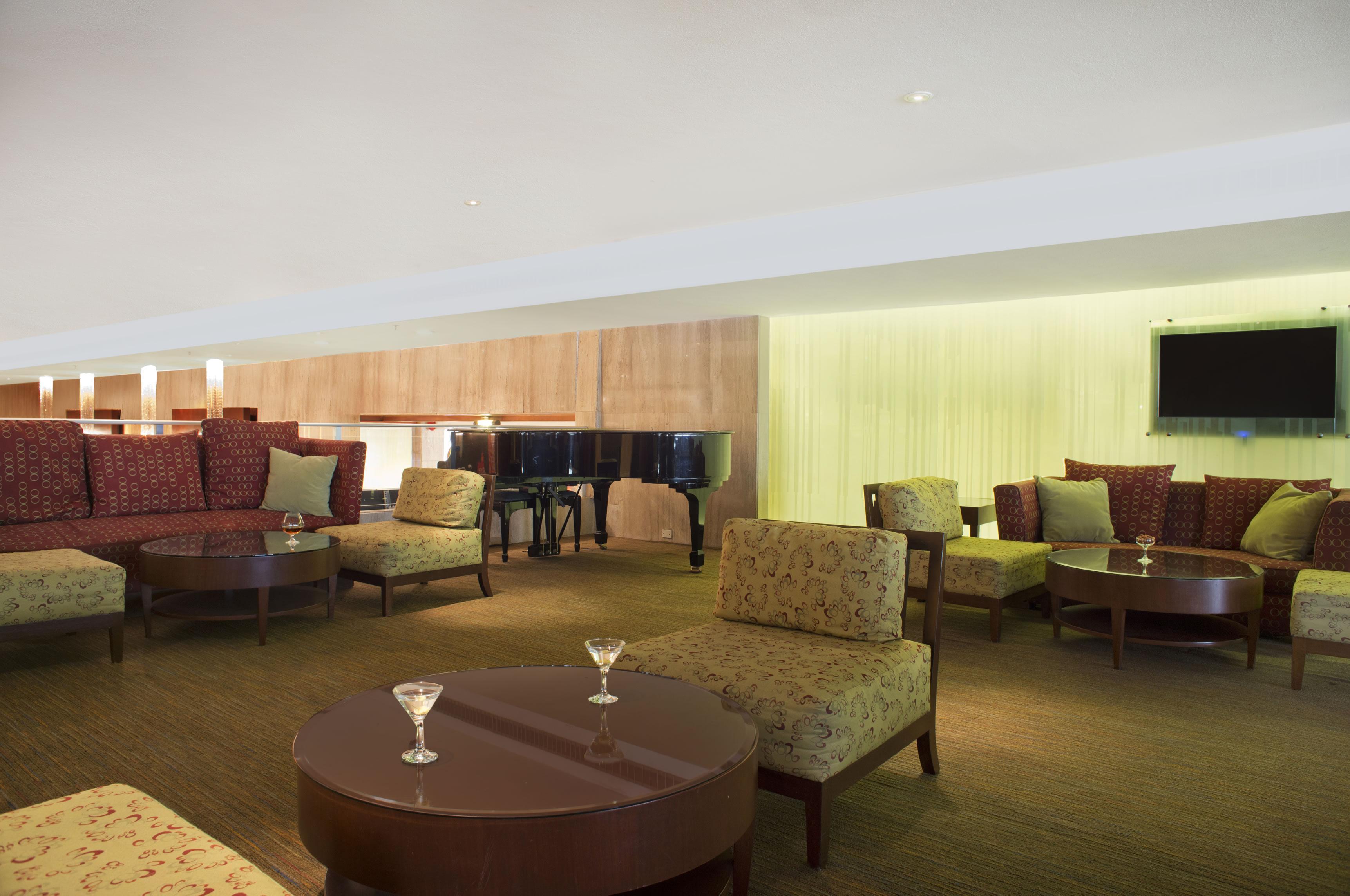 Fiesta Americana Reforma Meksika Dış mekan fotoğraf The lounge at the airport